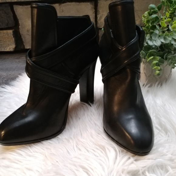 Max Studio Carlie bootie size 8 - Picture 2 of 8